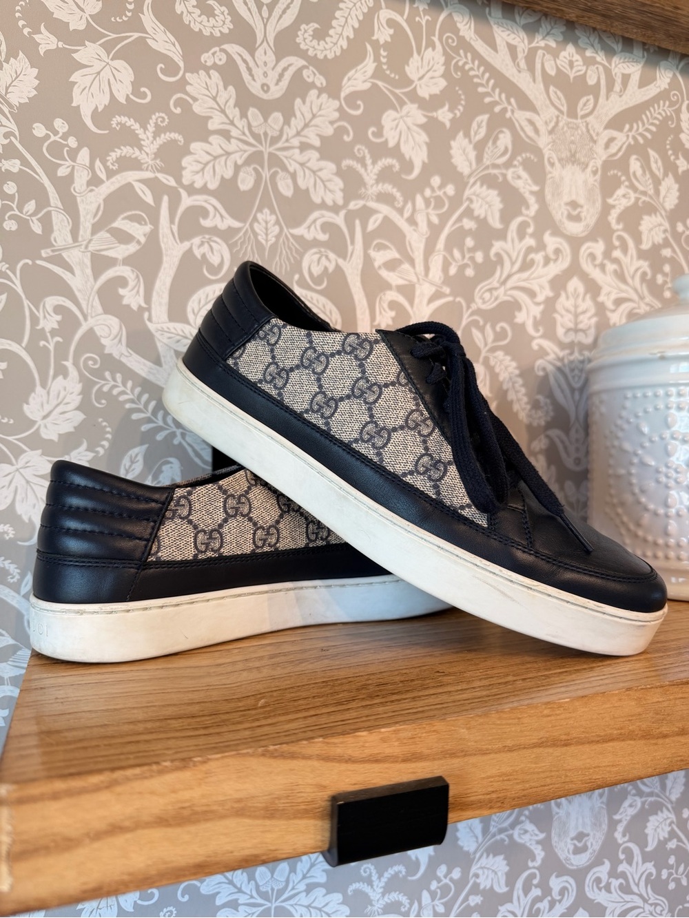 Gucci GG Supreme Tessuto Dark Blue Black Low Cut Fashion Sneakers Size 7.5 Mens